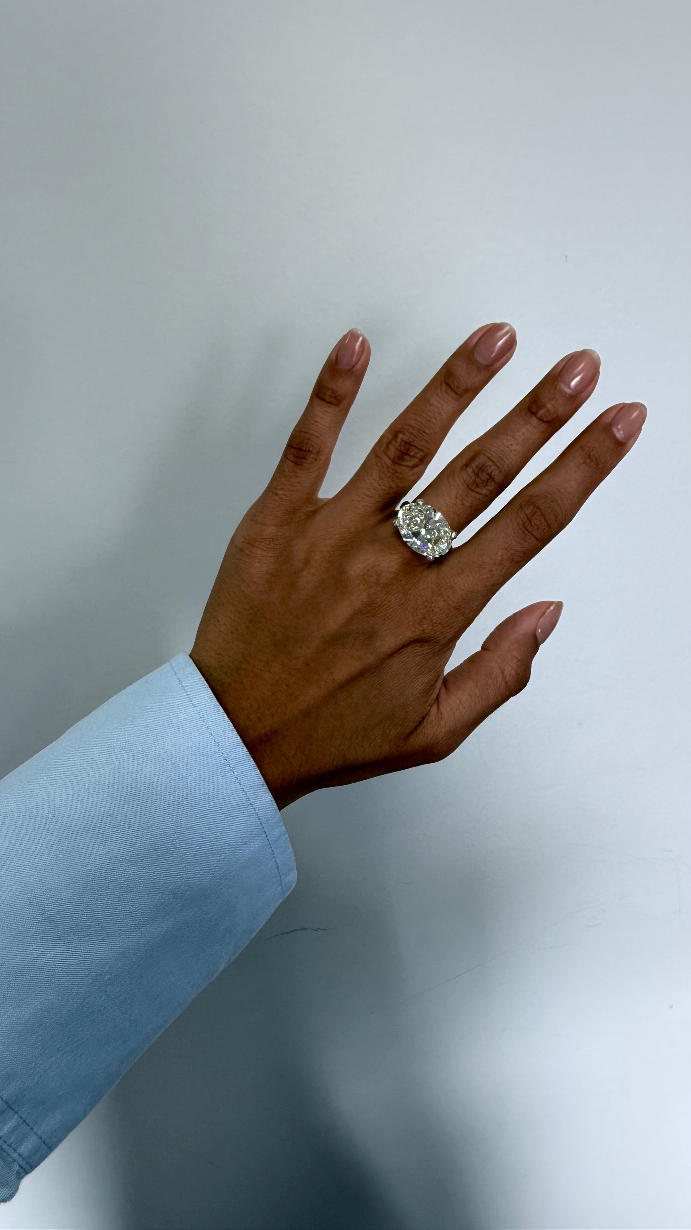 10 CARAT OVAL DIAMOND RING
