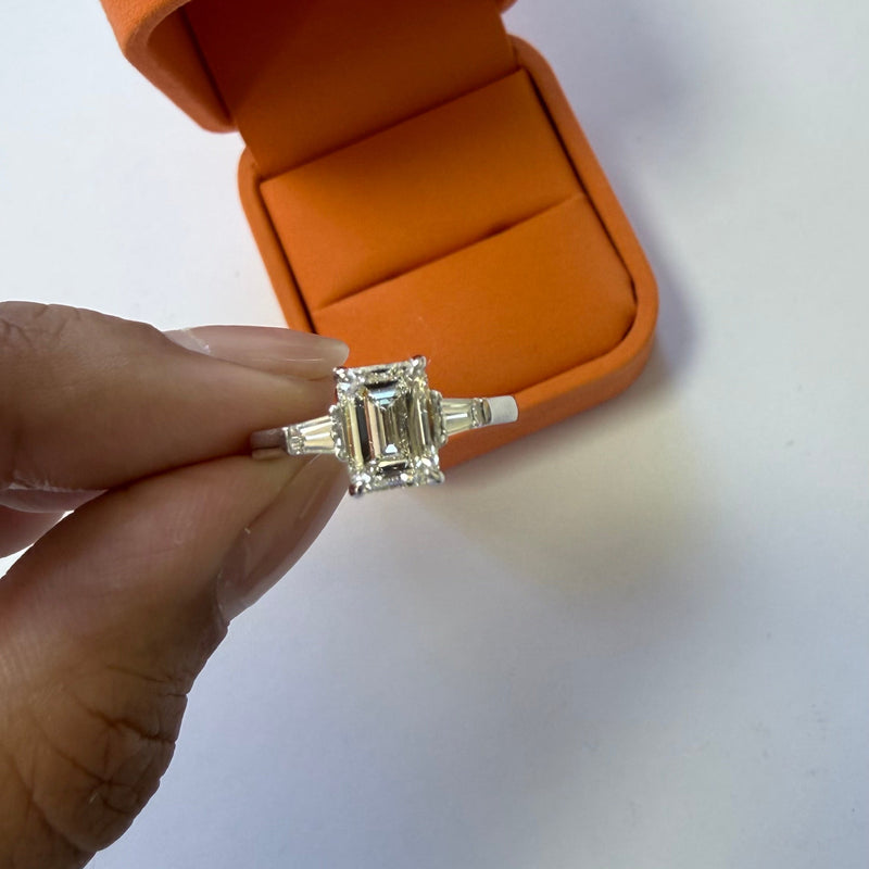 2CT EMERALD DIAMOND RING WITH TAPERED BAGUETTES
