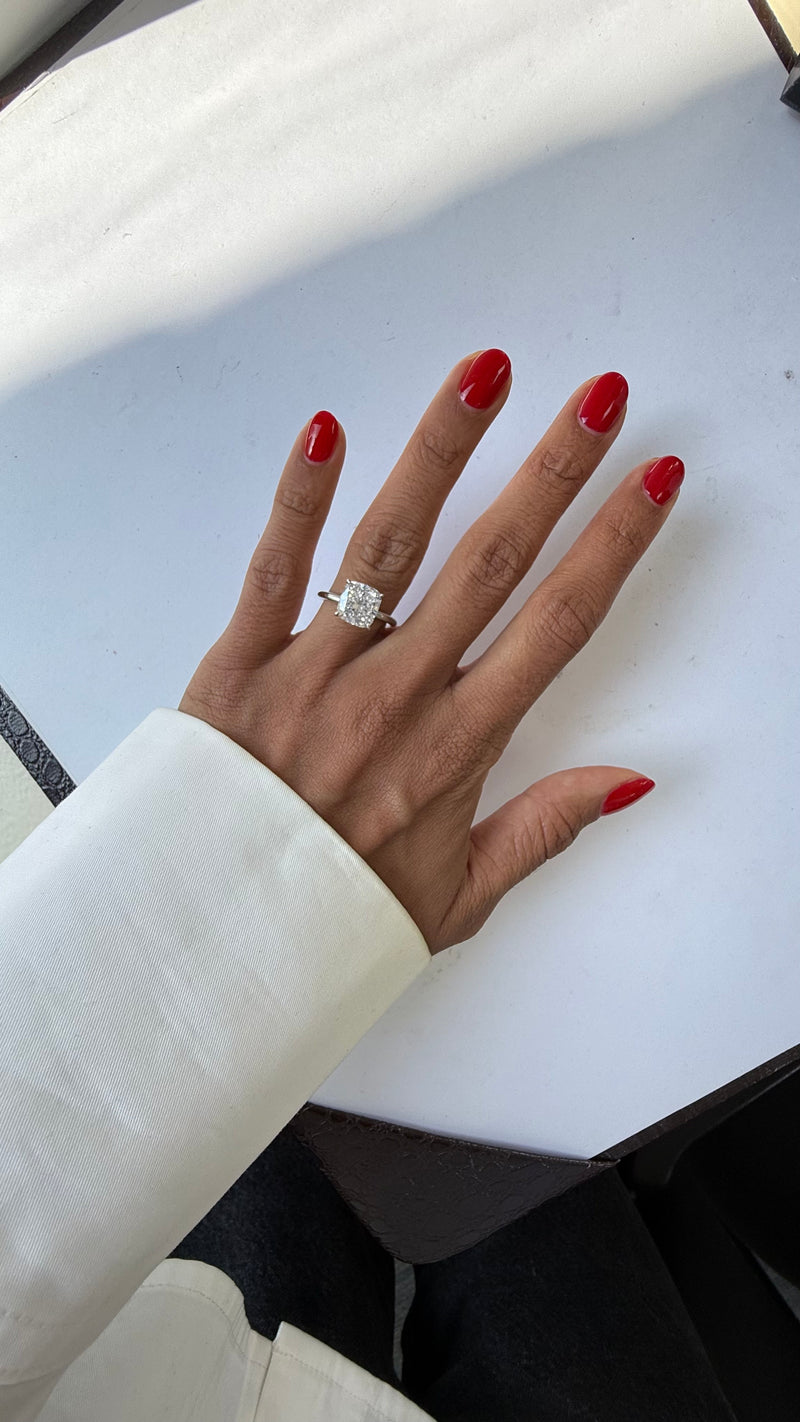 4CT SQUARE CUSHION DIAMOND RING ON HAND