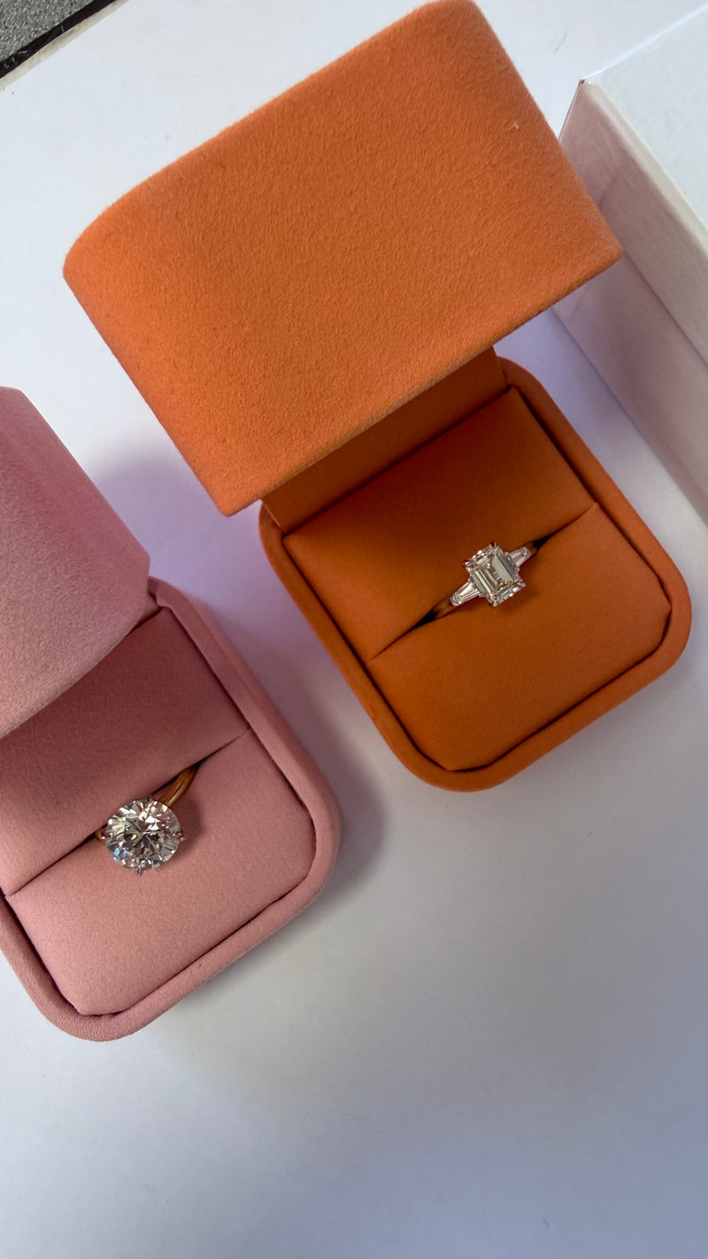 2CT EMERALD DIAMOND RING WITH TAPERED BAGUETTES IN PLATINUM